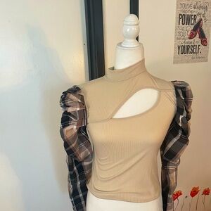 Long sleeve top with tan center and plaid long sleeve and large keyhole
